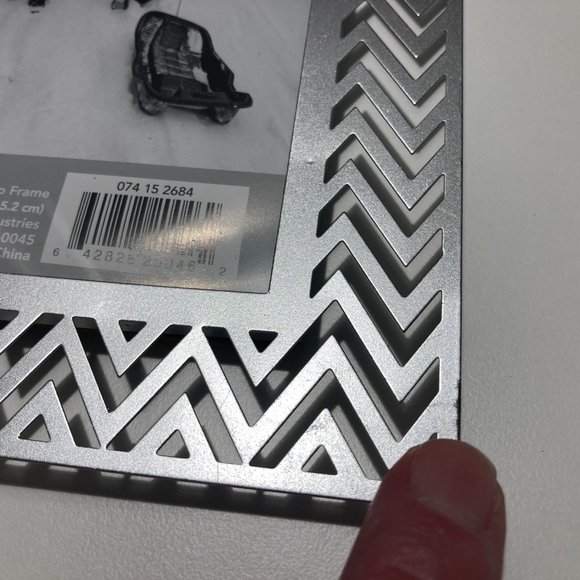 Set of 3 Metal 4x6 Frames - Picture 5 of 8